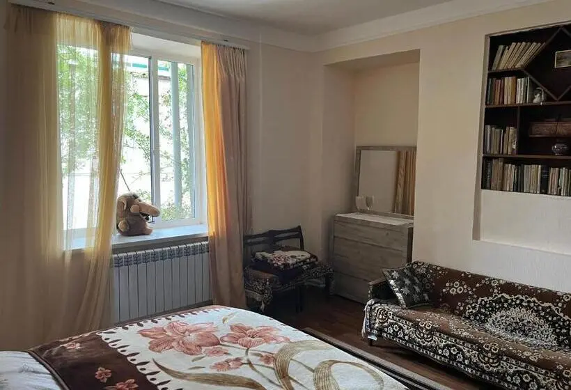 آپارتمان 2 خوابه, Inexpensive House