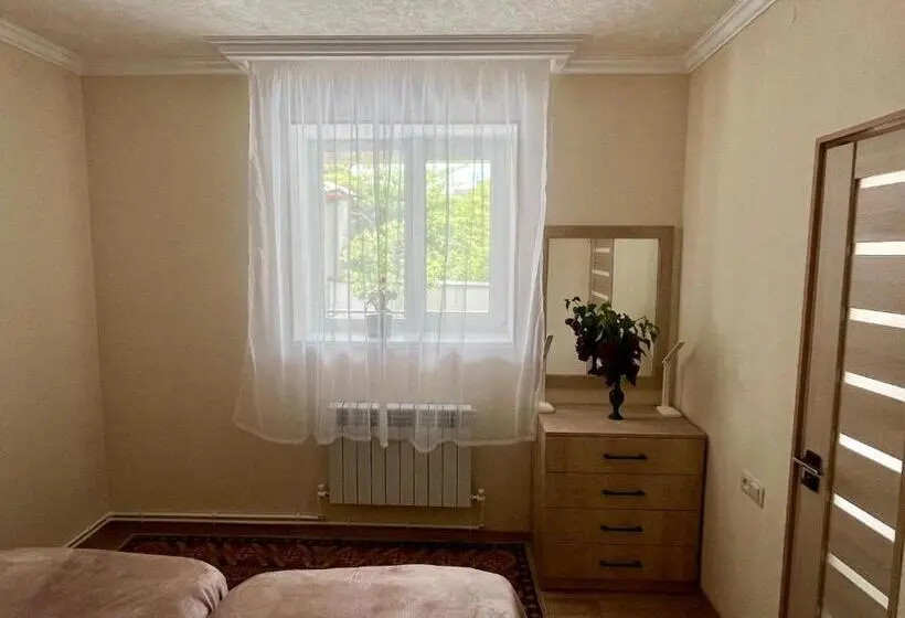 2 Bedrooms Apartment Mountain View, Inexpensive House