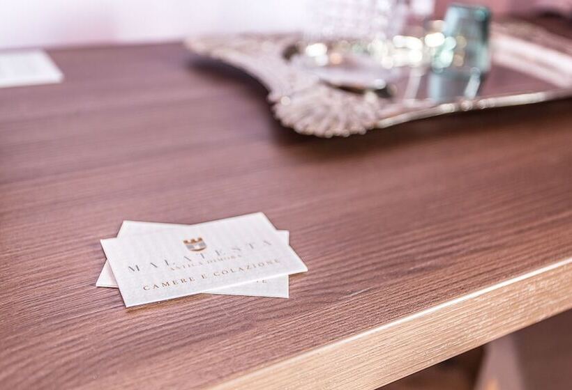 غرفة عائلية, Malatesta Antica Dimora