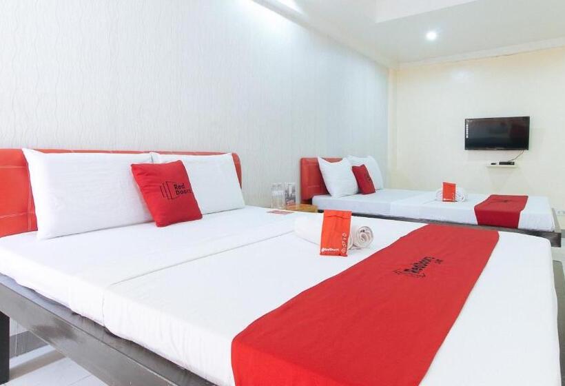 Семейный Номер, Reddoorz At Dbuilders Rooms Lower Bicutan