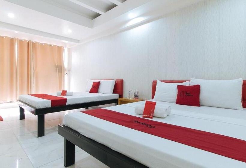 Семейный Номер, Reddoorz At Dbuilders Rooms Lower Bicutan