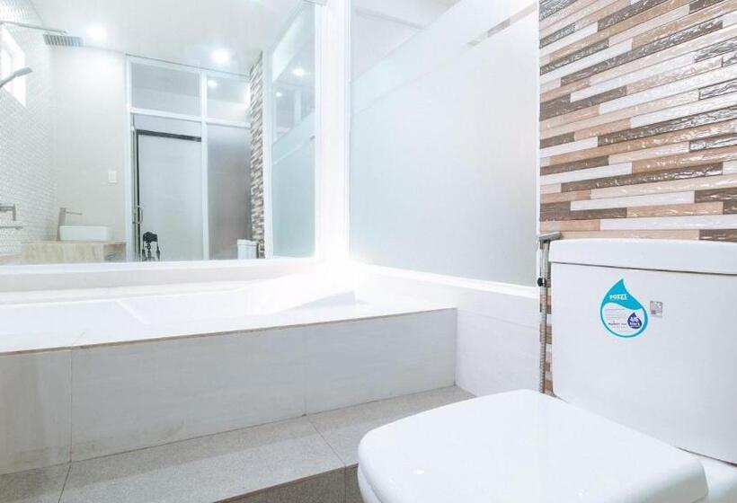 Люкс, Reddoorz At Dbuilders Rooms Lower Bicutan