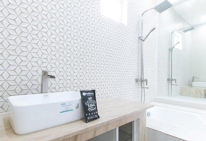 Люкс, Reddoorz At Dbuilders Rooms Lower Bicutan