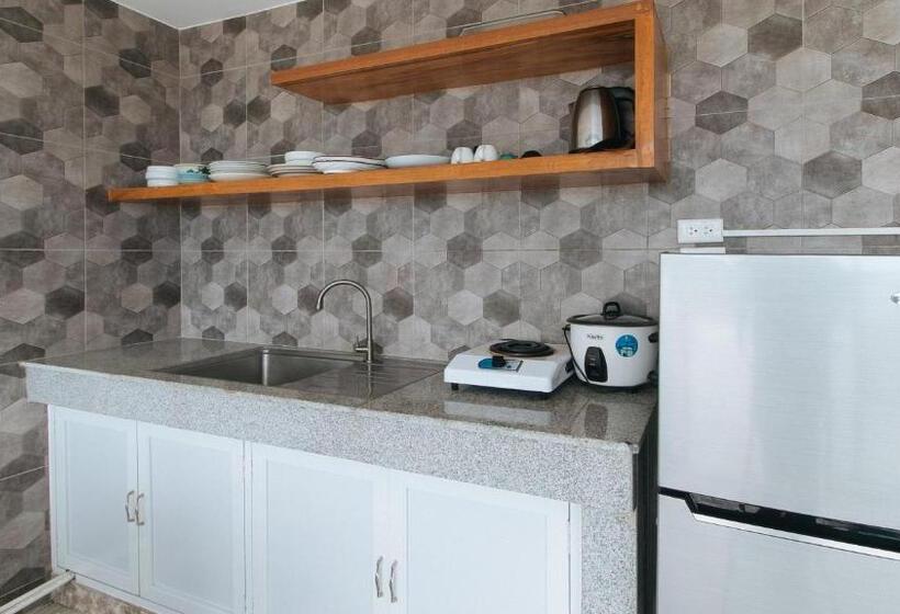 Люкс, Reddoorz At Dbuilders Rooms Lower Bicutan