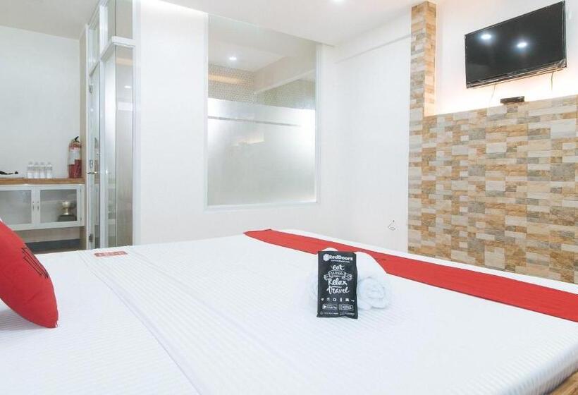 Люкс, Reddoorz At Dbuilders Rooms Lower Bicutan