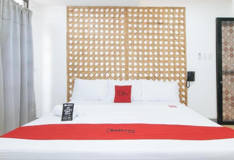 Люкс, Reddoorz At Dbuilders Rooms Lower Bicutan