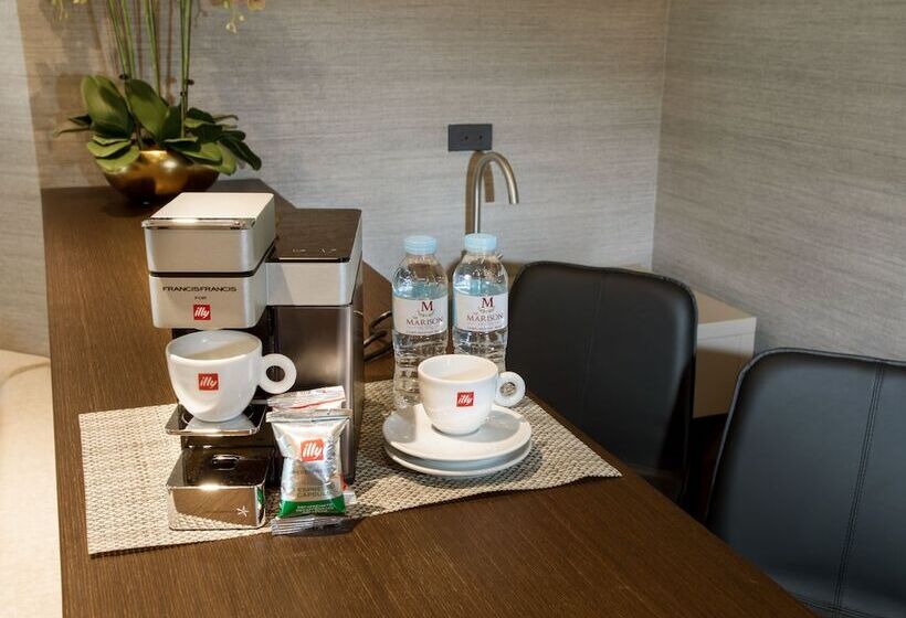 スイート, The Marison