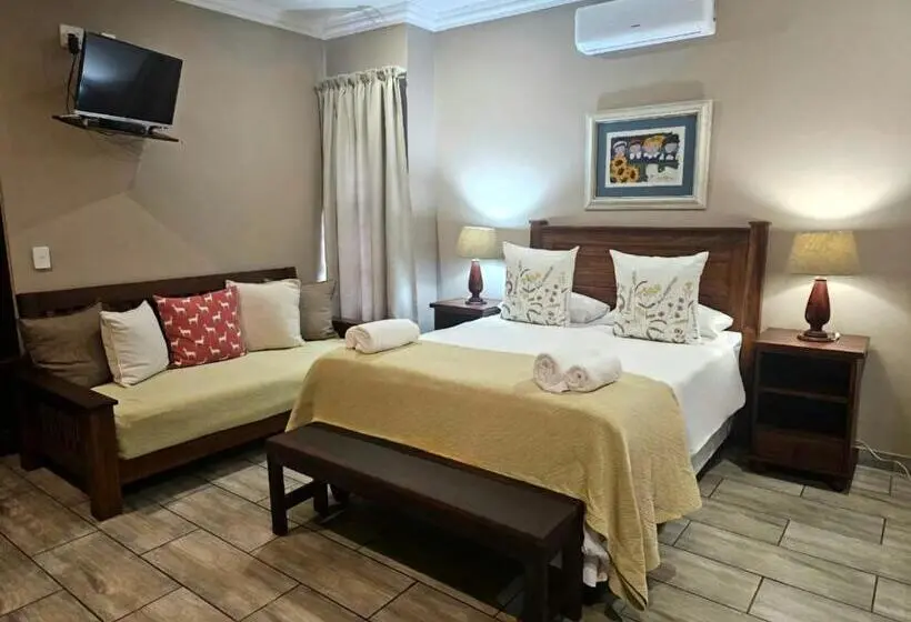 Superior Kolmen Hengen Huone, 2 Owls Guesthouse