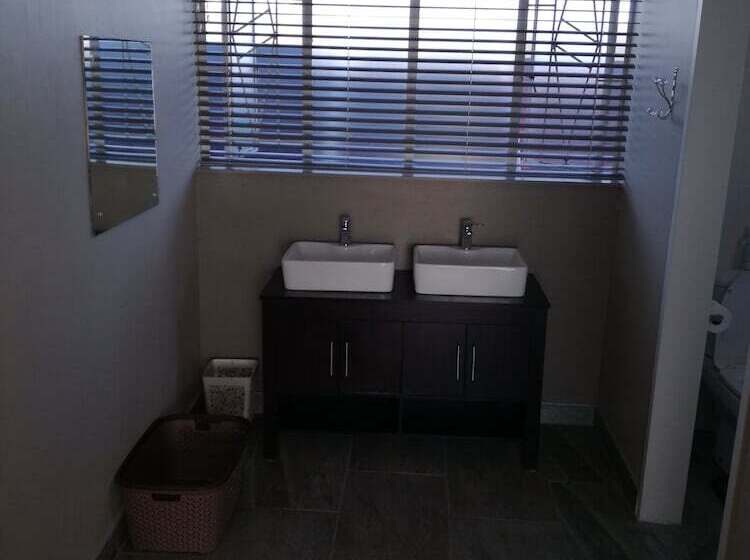 デラックススイート, Skylight Lodge