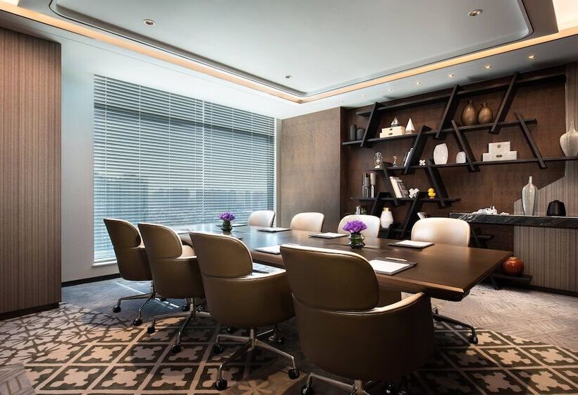 חדר משפחתי, Renaissance Xi An