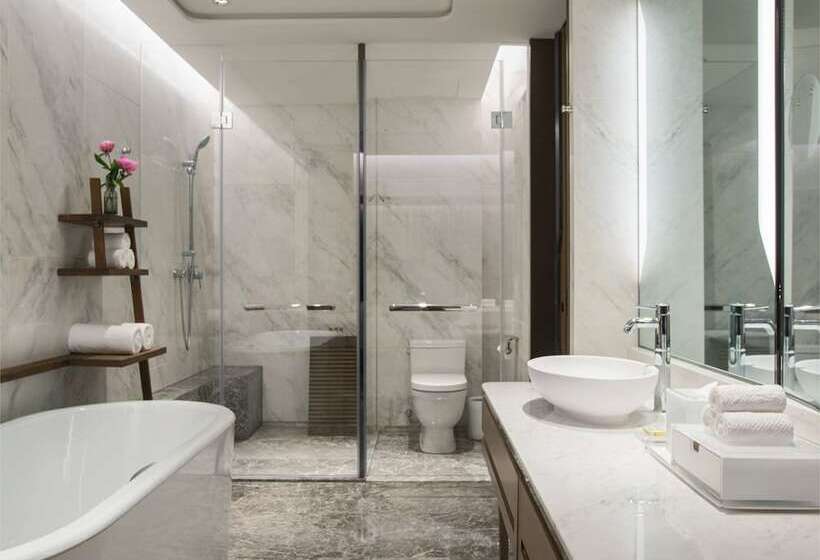 חדר משפחתי, Renaissance Xi An