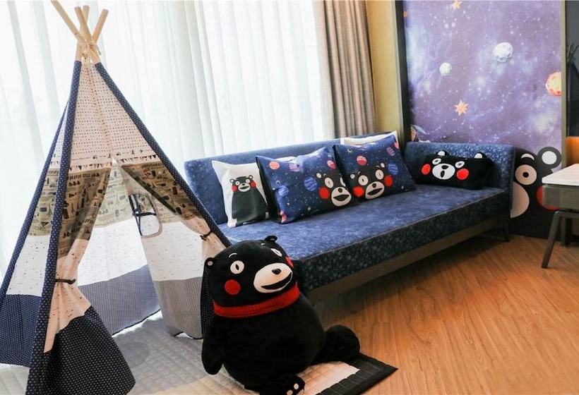 חדר משפחתי, Renaissance Xi An