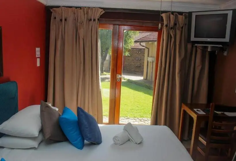 اتاق لوکس با تخت بزرگ, Echo Garden Guesthouse