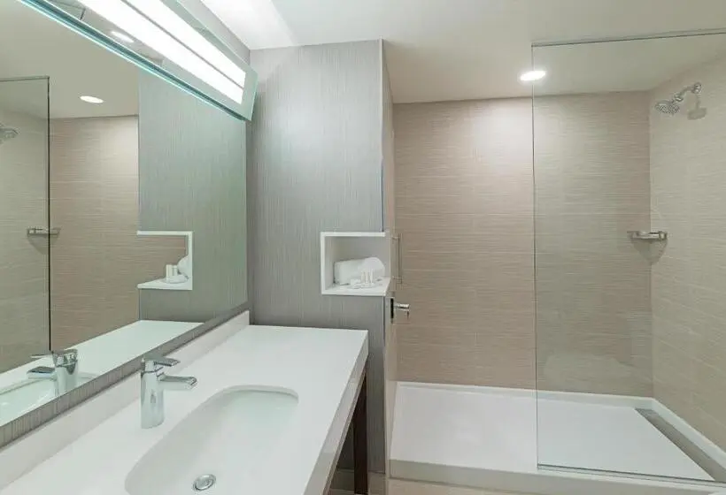 キングサイズベッドのスタンダードルーム, Courtyard By Marriott Halifax Dartmouth