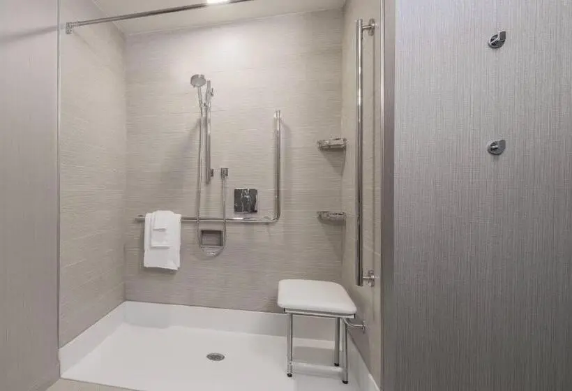 身障者適用キングサイズベッドルーム, Courtyard By Marriott Halifax Dartmouth