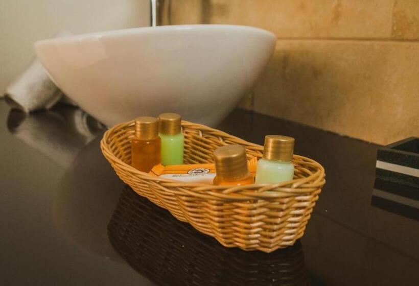 اتاق استاندارد چهار تخته, Villa Oasis