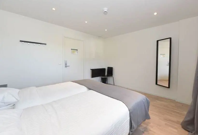 اتاق استاندارد با سرویس بهداشتی مشترک, Måby Park & Hotell