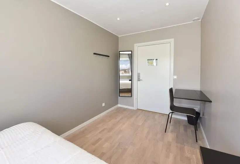 اتاق استاندارد یک تخته با سرویس بهداشتی مشترک, Måby Park & Hotell