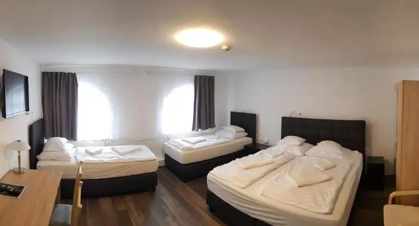 ファミリールーム, Hbh Bajor Sörház Sólyomfészek Panzió