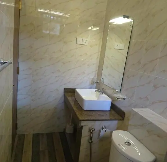 Basic-huone, Shiva Rest Katharagama