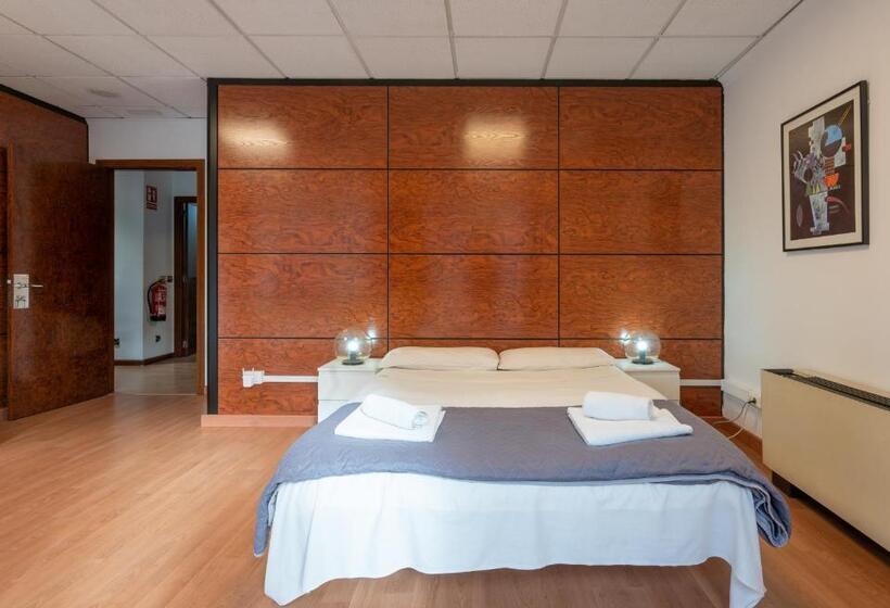 اتاق استاندارد با سرویس بهداشتی مشترک, Suites Rooms Valencia