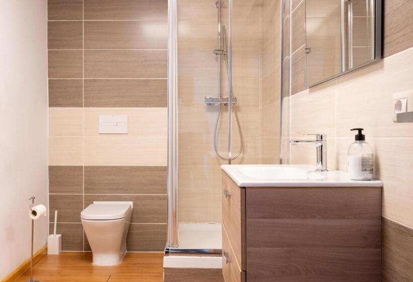 غرفة قياسية ثلاثية مع حمام خارجي, Suites Rooms Valencia