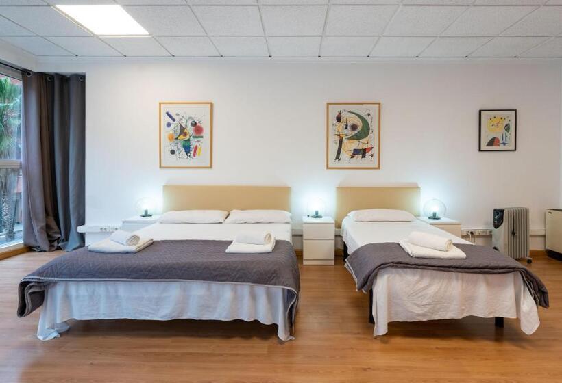 غرفة قياسية ثلاثية مع حمام خارجي, Suites Rooms Valencia