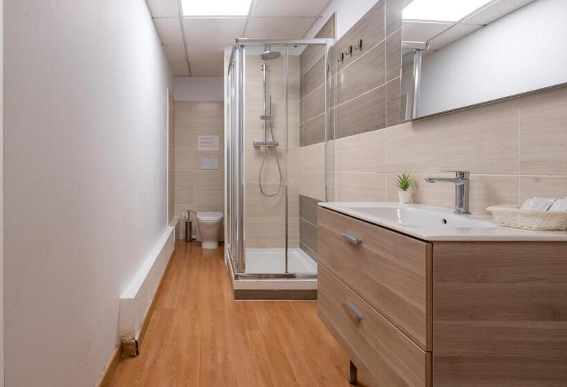 غرفة قياسية ثلاثية, Suites Rooms Valencia