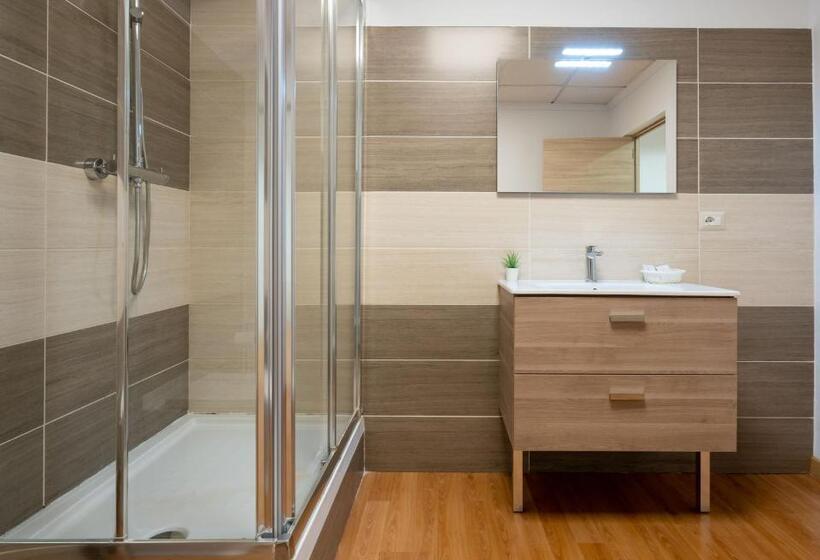 اتاق استاندارد سه نفره, Suites Rooms Valencia
