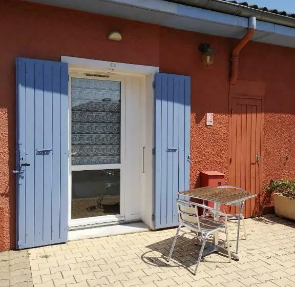 Standard Kolmen Hengen Huone, Rose Des Vents