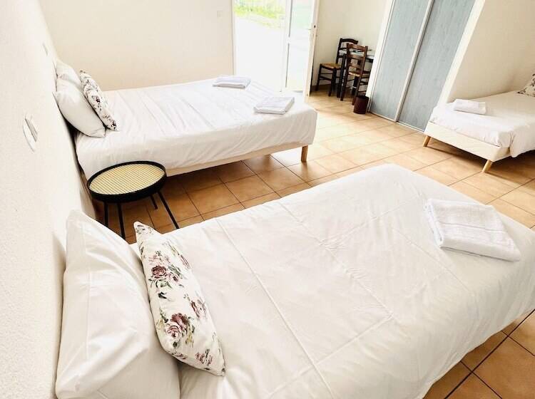 غرفة عائلية, Rose Des Vents