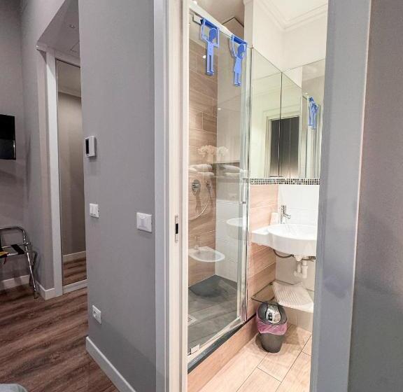 اتاق استاندارد سه نفره, Camere Amely