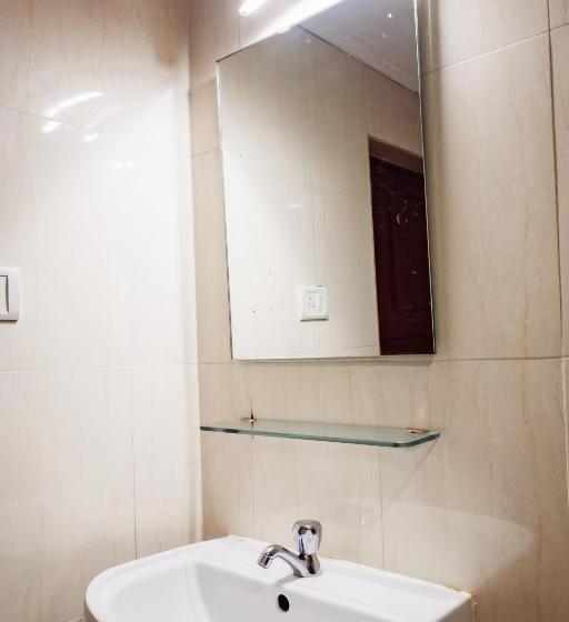 デラックストリプルルーム, O Camarao