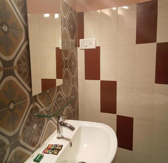 スタンダードルーム, O Camarao