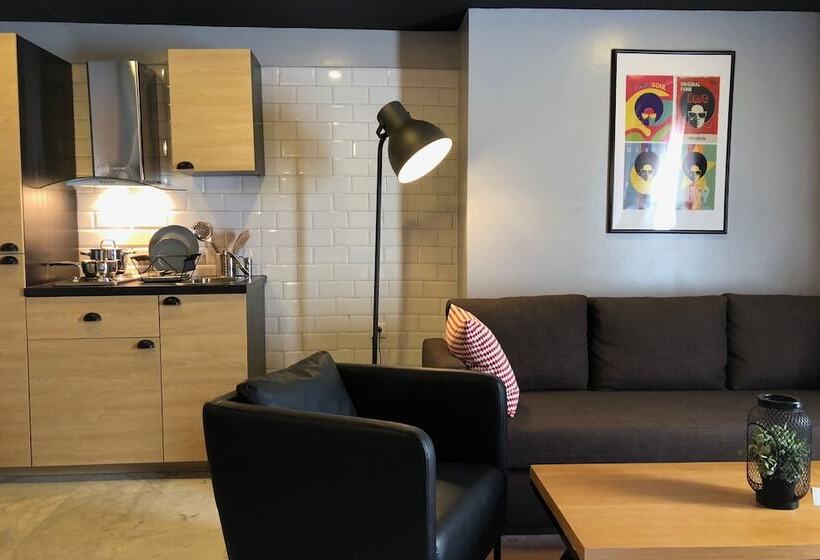 سوییت لوکس, Suite Loc Luxury Apart