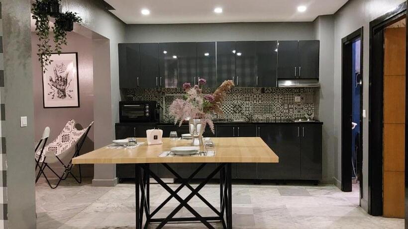 1 Bedroom Penthouse Apartment, Suite Loc Luxury Apart