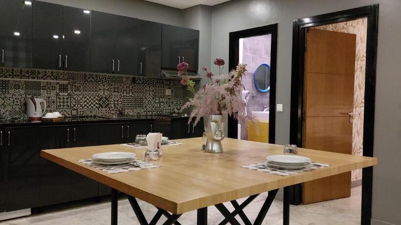 带1个卧室的顶楼公寓, Suite Loc Luxury Apart