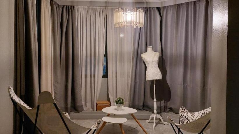 1 Bedroom Penthouse Apartment, Suite Loc Luxury Apart