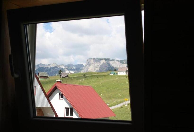 سوییت دوبلکس, Apartmani Prisoje