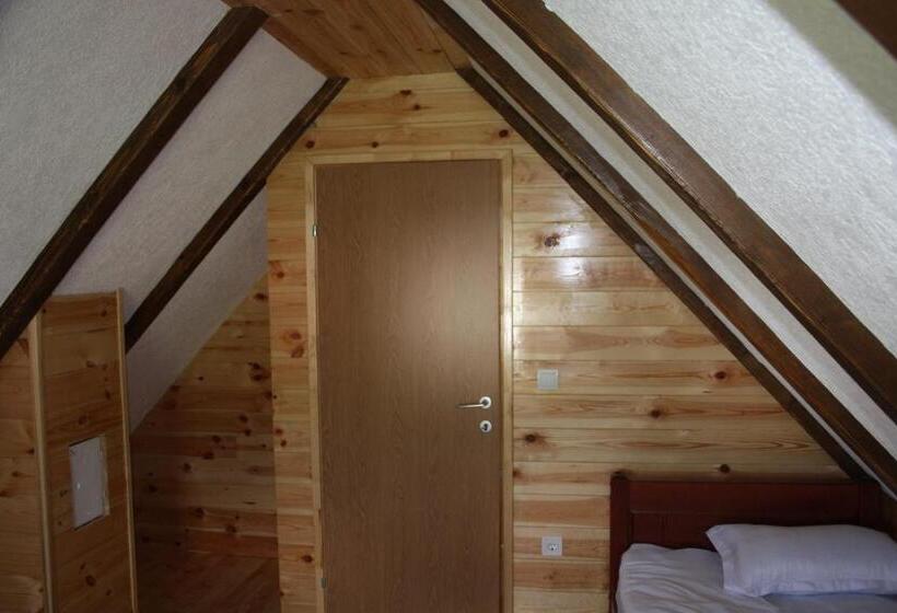 سوییت دوبلکس, Apartmani Prisoje