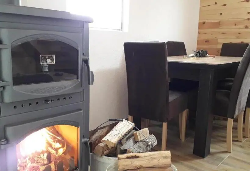 سوییت با چشم‌انداز کوه, Apartmani Prisoje