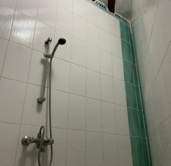 스탠다드 발코니 룸, Pasha Nungwi