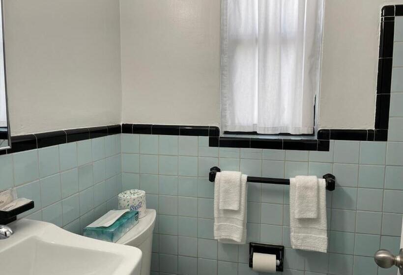 标准工作室, Shell Motel Hollywood