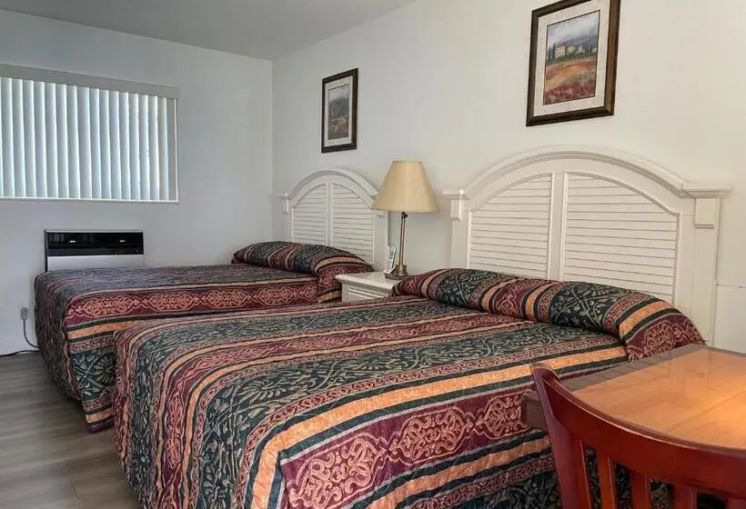 اتاق استاندارد با چشم‌انداز, Shell Motel Hollywood