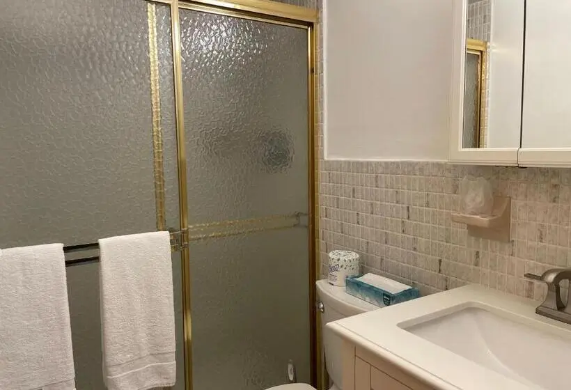 آپارتمان 1 خوابه, Shell Motel Hollywood