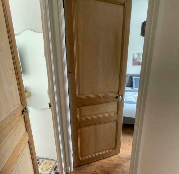 Стандартный Номер Кровать Кинг, Le Numero 100