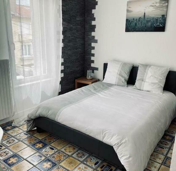 Стандартный Номер Кровать Кинг, Le Numero 100