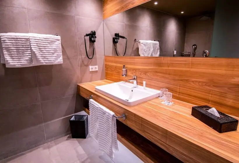 Habitación Superior con Balcón, Meiser Design