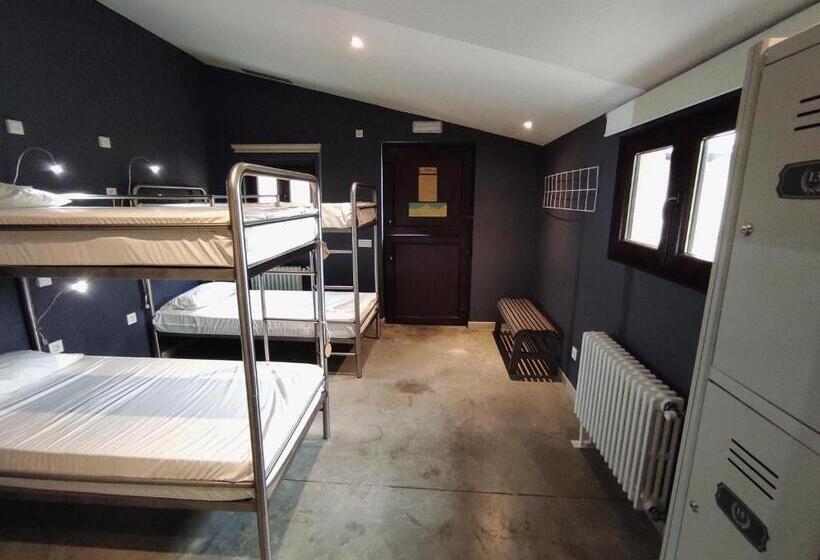 سرير فى غرفة مشتركه, Casa Carmina Hostel