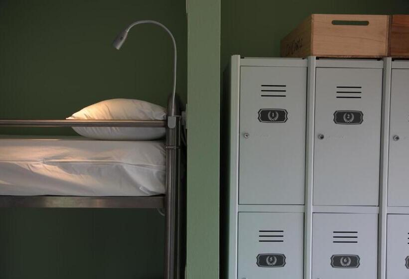 Кровать в Общей Комнате, Casa Carmina Hostel